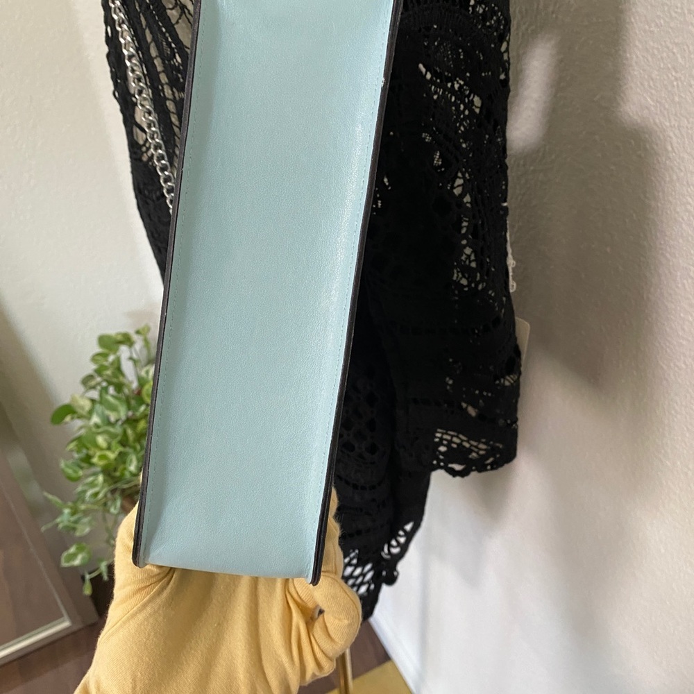 Curve Made In Italy Chain Crossbody Purse Blue - Picture 9 of 14